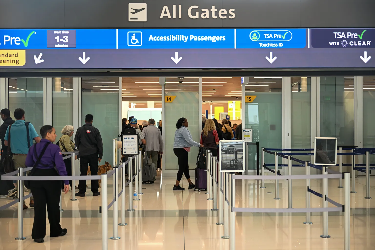 Archived image accompanying: TSA Officers Work Unpaid Amid DHS Shutdown Caused by Senate Funding Deadlock
