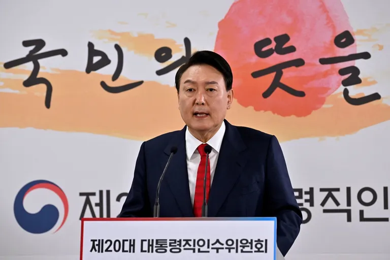 Archived image accompanying: Seoul court rejects warrant for ex-prosecutor in martial law case
