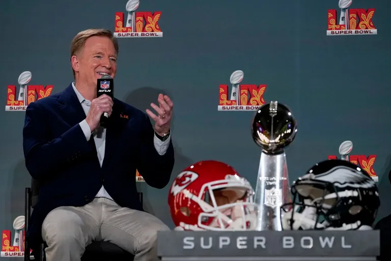 Archived image accompanying: Roger Goodell’s NFL contract extension runs through 2030 season
