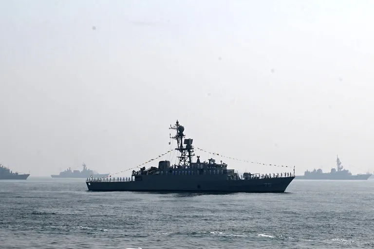 Archived image accompanying: US Submarine Sinks Iranian Frigate IRIS Dena Off Sri Lanka, Killing 80+
