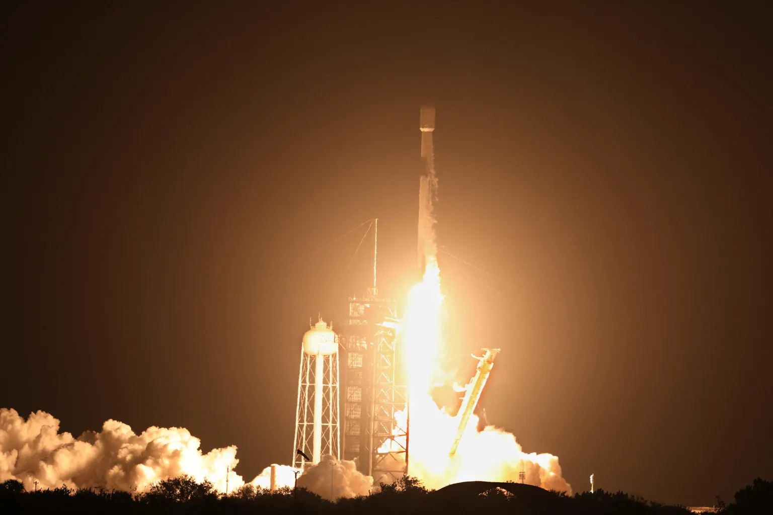 Archived image accompanying: SpaceX Rocket Stage Hits Moon, Offering a Rare Impact Test