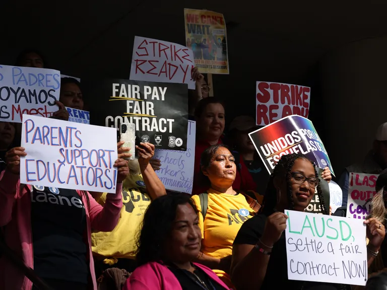 Archived image accompanying: LAUSD Teachers and Staff Prepare for Massive Strike Disrupting 400,000 Students