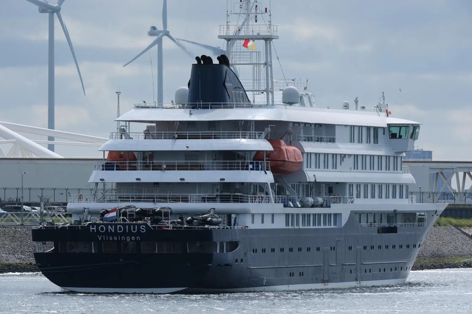 Archived image accompanying: Hantavirus Quarantine Ends for All 18 Americans from MV Hondius Cruise Ship Outbreak