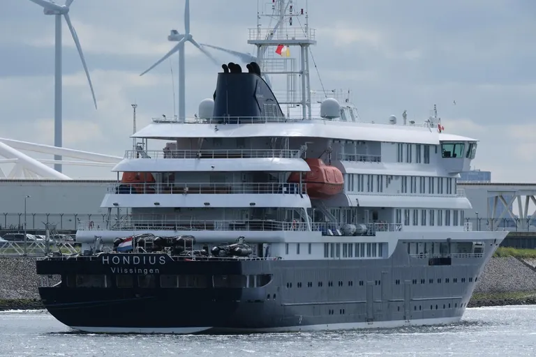 Archived image accompanying: Hantavirus Quarantine Ends for All 18 Americans from MV Hondius Cruise Ship Outbreak