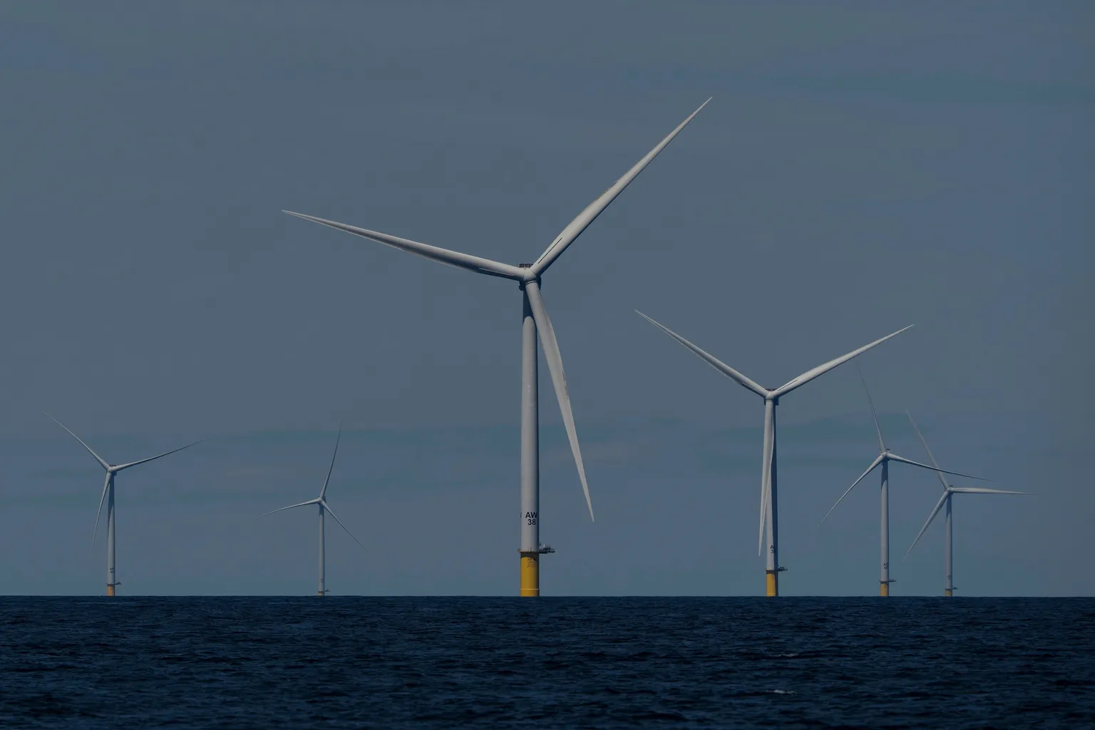 Archived image accompanying: Vineyard Wind 1 Completes Turbine Installations, Overcoming Trump-Era Halt