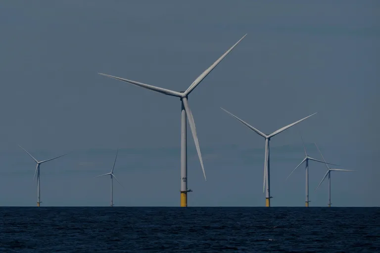 Archived image accompanying: Vineyard Wind 1 Completes Turbine Installations, Overcoming Trump-Era Halt