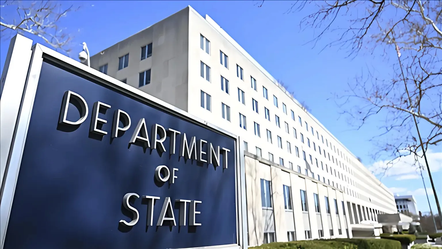 Archived image accompanying: U.S. Makes Visa Bonds of Up to $20,000 Permanent for 50 Countries