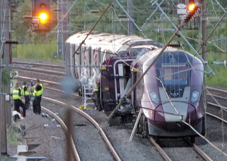 Archived image accompanying: Signal Fault Blamed for UK Train Crash Near Bedford That Killed Driver and Left 9 Critical