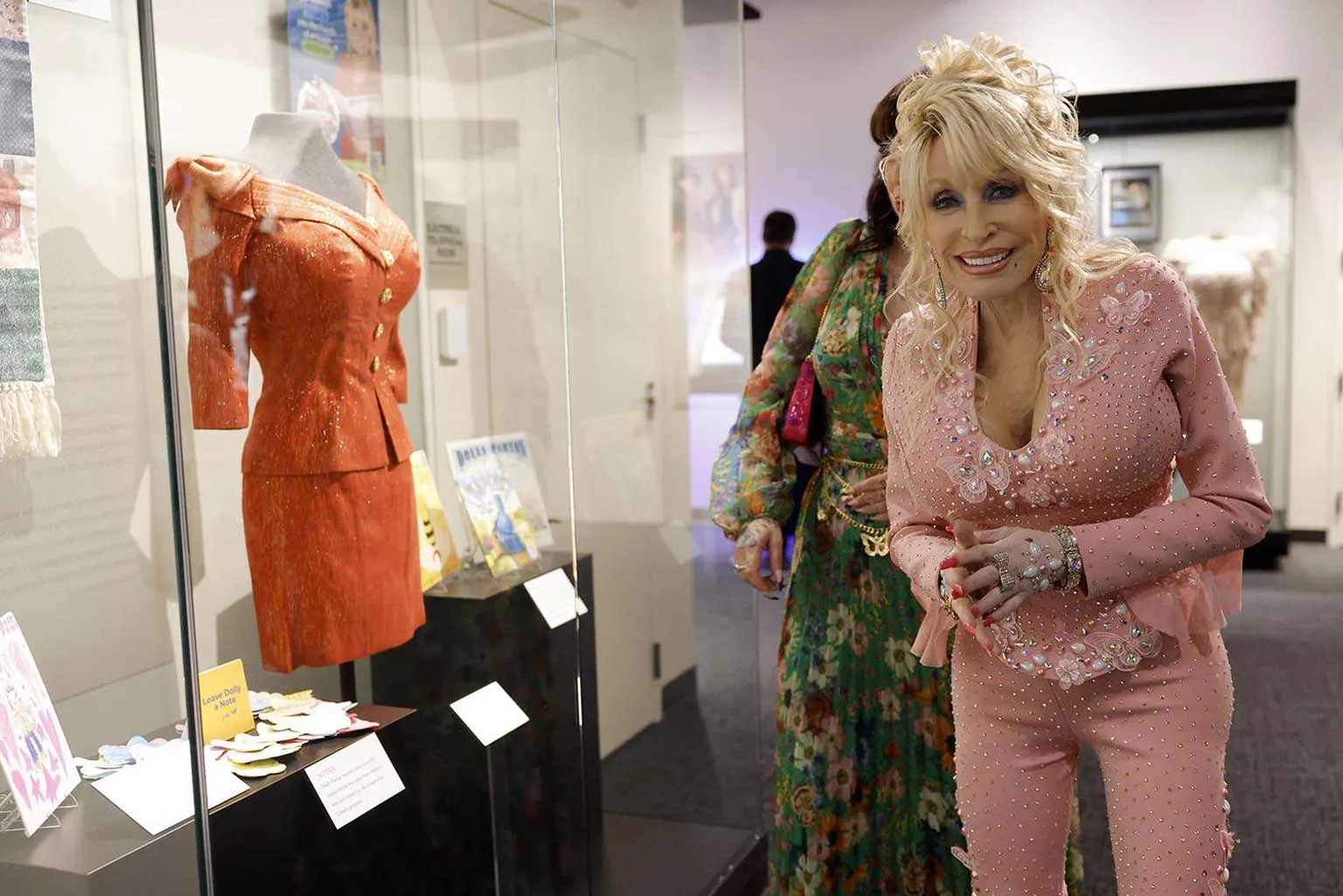 Archived image accompanying: Dolly Parton, country music’s glittering storyteller, dies at 80