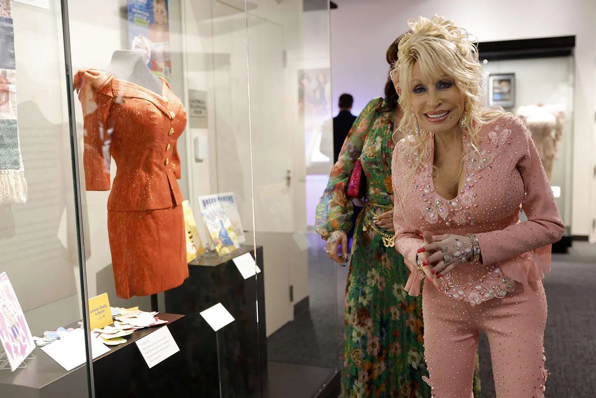 Archived image accompanying: Dolly Parton, country music’s glittering storyteller, dies at 80
