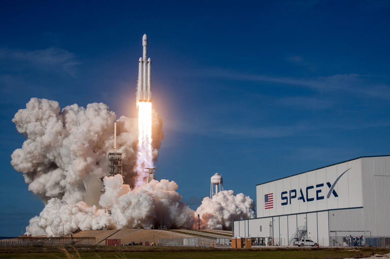 Archived image accompanying: SpaceX files $1.75 trillion IPO, eyes record Wall Street debut