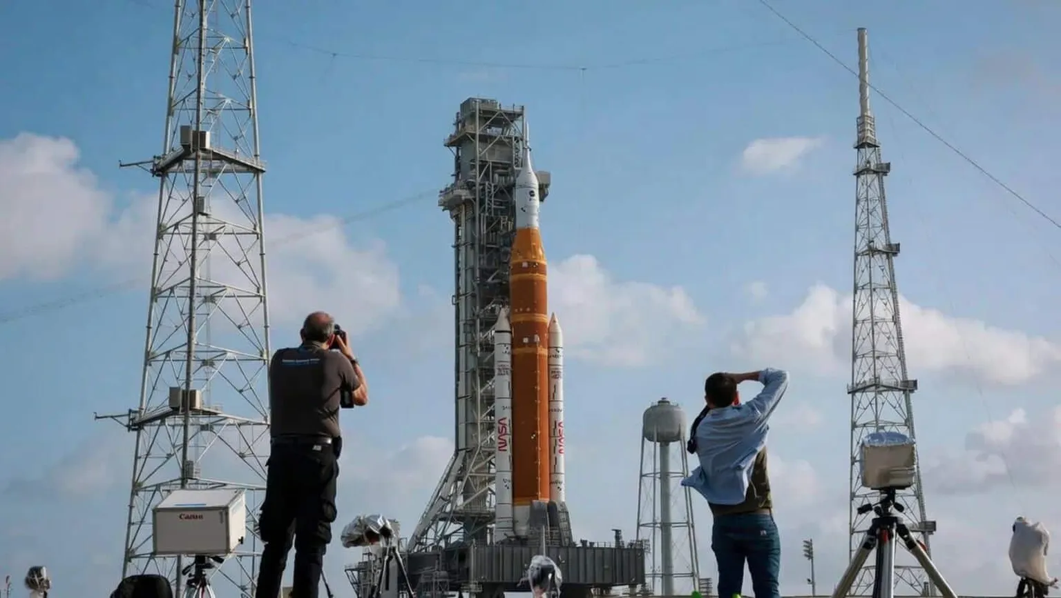Archived image accompanying: NASA Launches Artemis II, Sending Four Astronauts on 10-Day Lunar Flyby