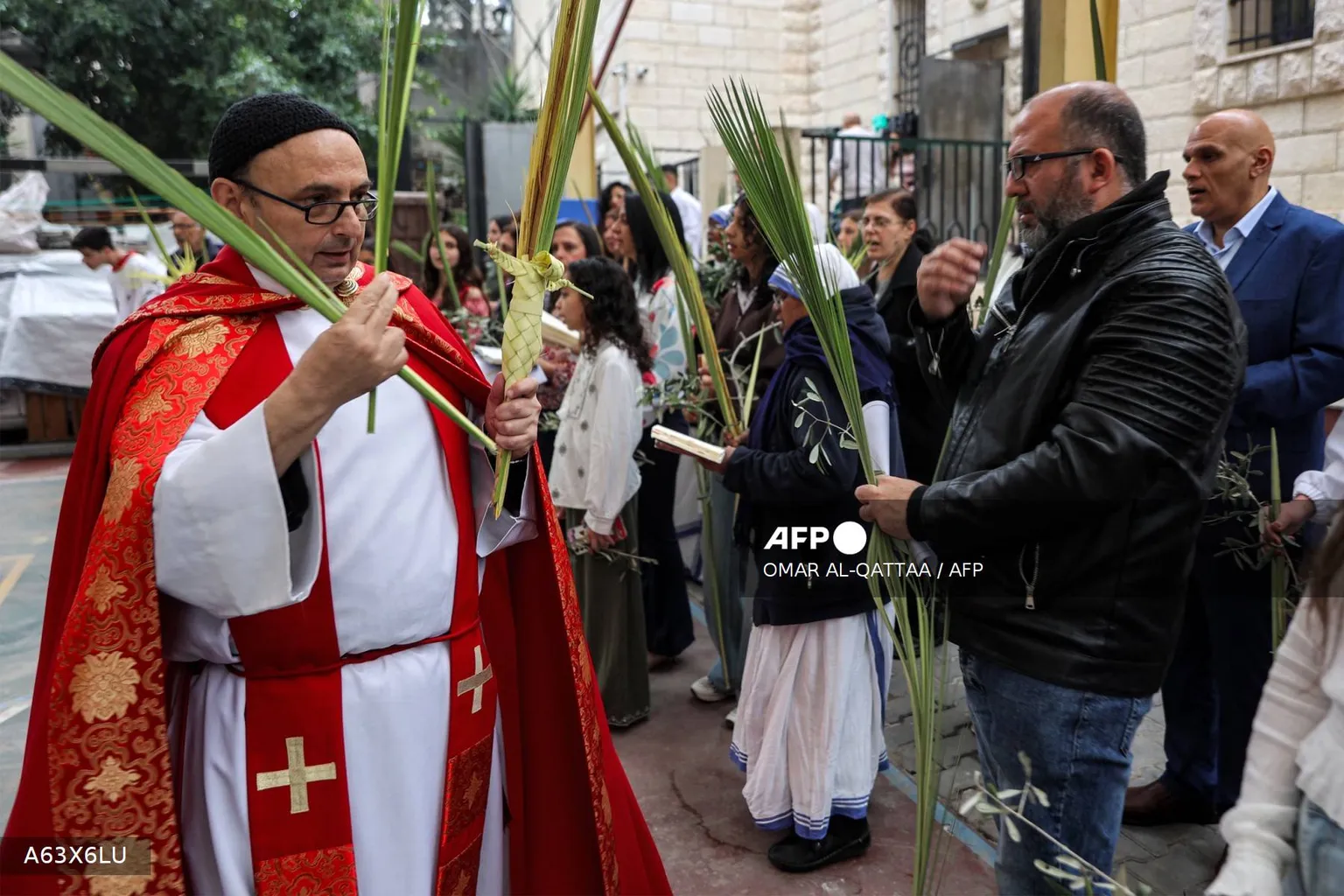 Archived image accompanying: Israeli Police Bar Latin Patriarch From Holy Sepulchre for Palm Sunday Mass