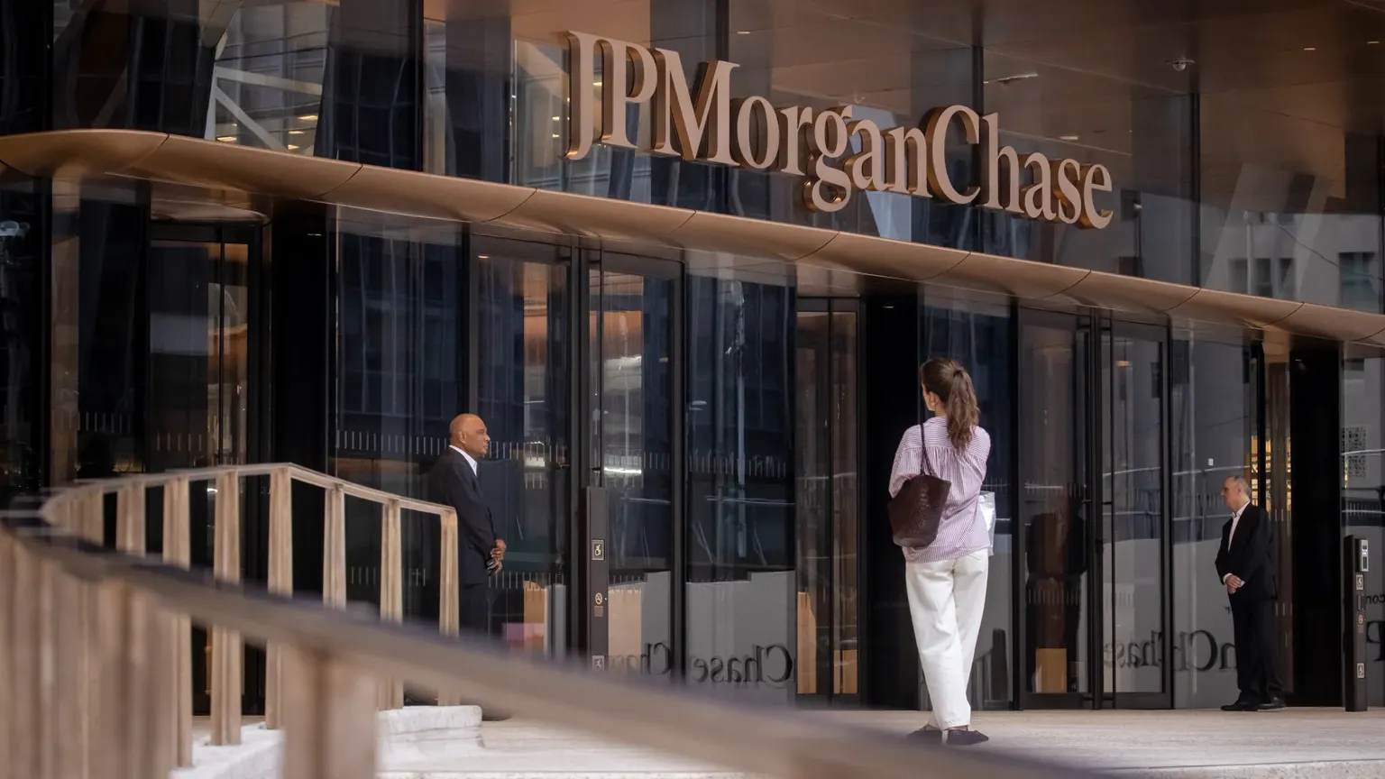Archived image accompanying: JPMorgan’s record profit shows Wall Street’s trading boom is back
