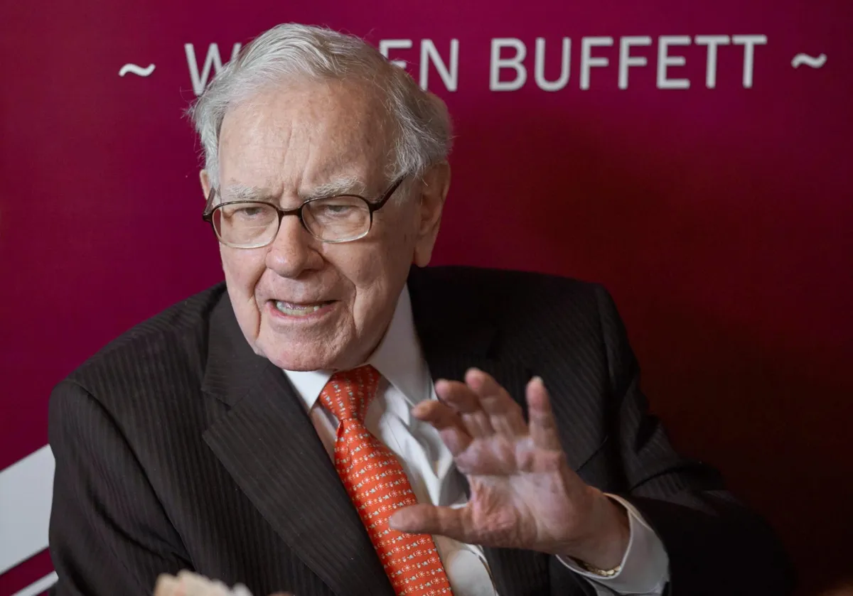 Archived image accompanying: Warren Buffett Gives Up Berkshire Chair in Final Succession Step