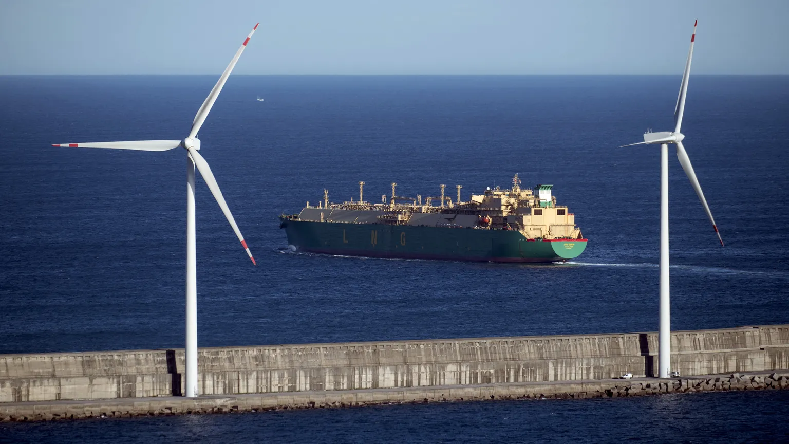 Archived image accompanying: Trump Administration Pauses $25B Offshore Wind Projects Over Security Risks