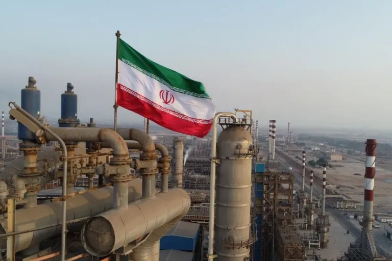 Archived image accompanying: US Issues Sweeping 60-Day Iran Oil Sanctions Waiver as Peace Talks Advance
