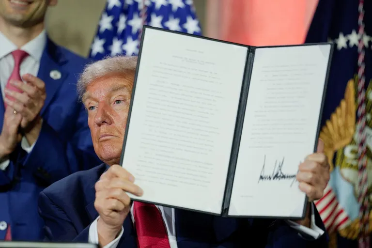 Archived image accompanying: Trump’s AI push collides with family and allies’ business ties