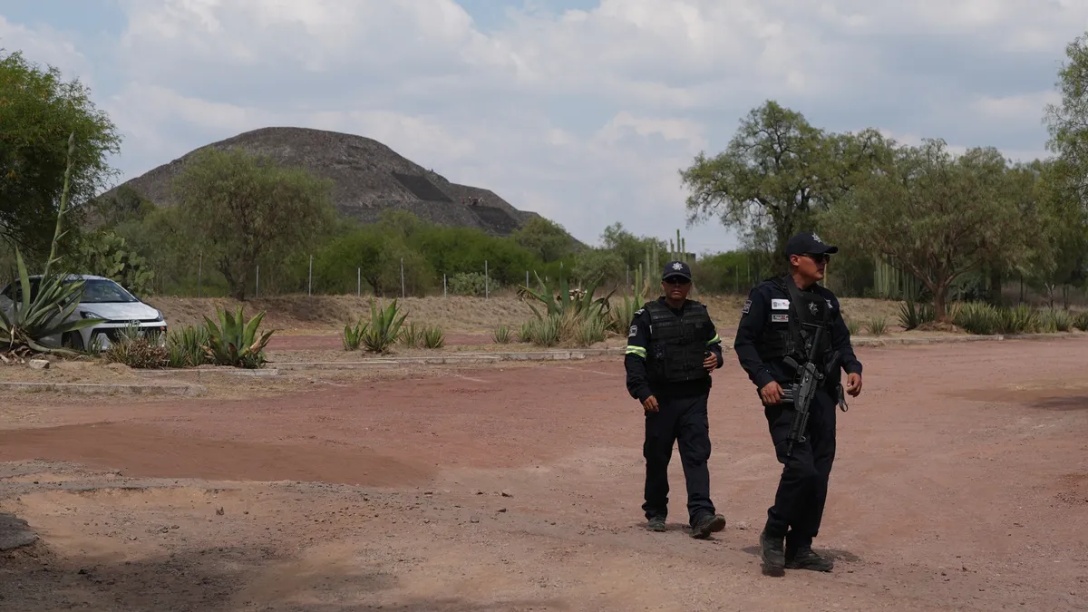 Archived image accompanying: Gunman Kills Canadian Tourist at Teotihuacán Pyramid Ahead of World Cup