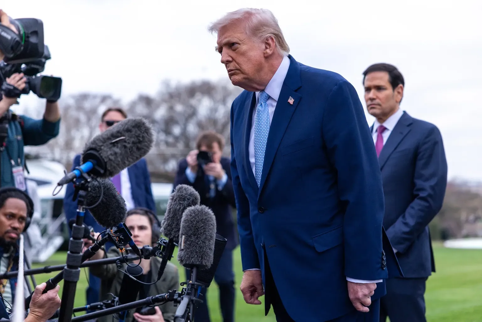 Archived image accompanying: Trump Pauses Strikes on Iran, Fueling 1,130-Point Dow Futures Surge