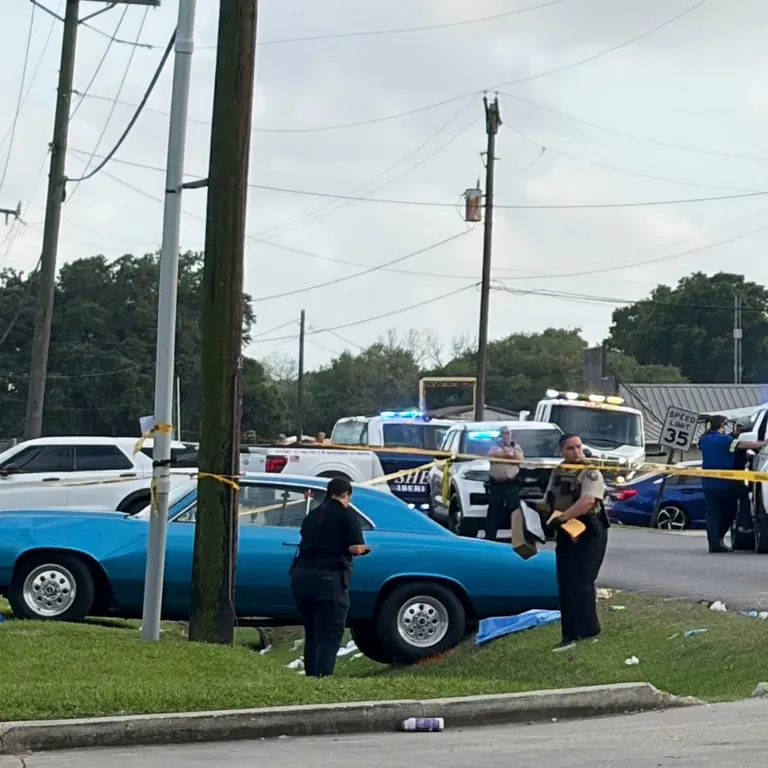 Archived image accompanying: Drunken Driver Hits Louisiana Lao New Year Parade, Injuring 15 in Iberia Parish