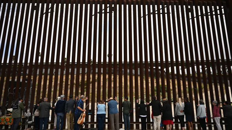 Archived image accompanying: Federal Appeals Court Rules Trump’s Asylum Ban Illegal, Restores Border Processing