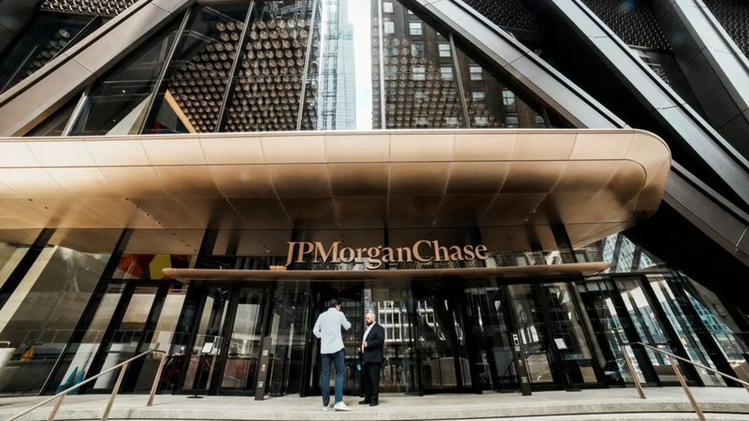 Archived image accompanying: Wall Street banks ride dealmaking and trading rebound to bumper Q2