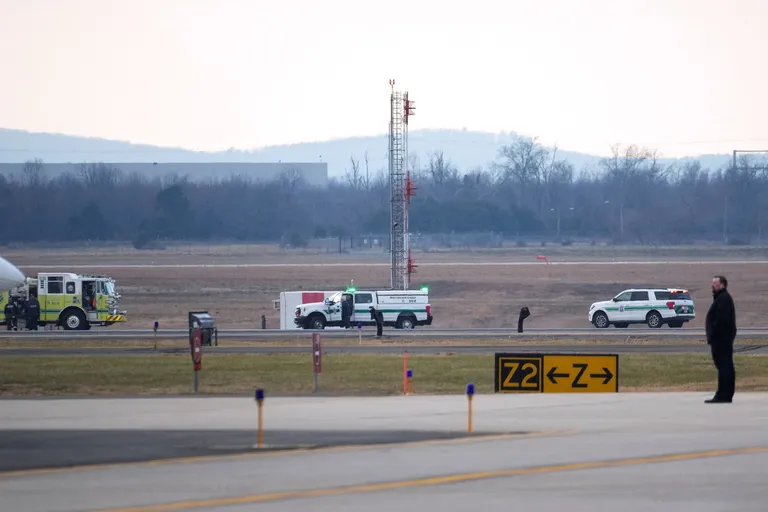 Archived image accompanying: United Airlines Boeing 777 Returns to Dulles After Engine Failure Sparks Fire