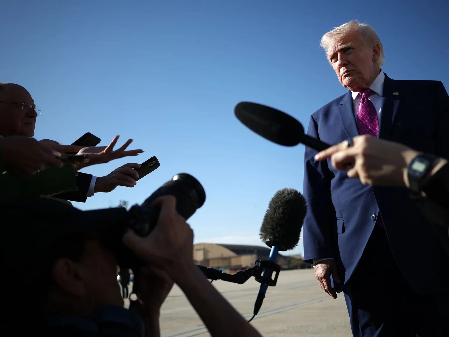 Archived image accompanying: Trump Urges Caution in Iran Deal Talks, Keeps Naval Blockade in Place