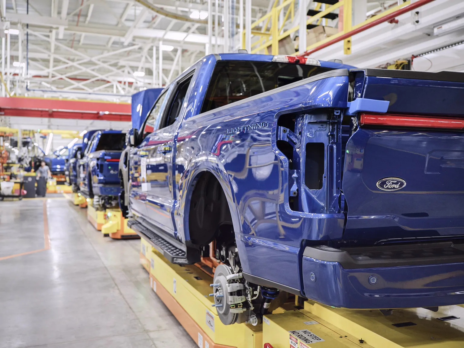Archived image accompanying: Ford Halts F-150 Lightning Production, Shifts to Hybrids and Battery Storage