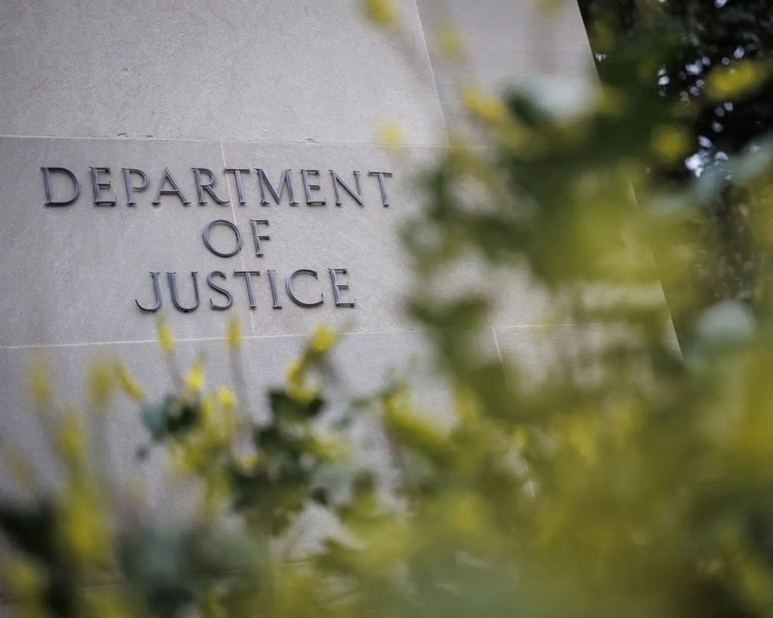 Archived image accompanying: Justice Department Bars IRS from Auditing Trump, Sons in Settlement Deal