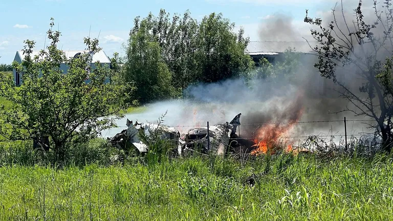 Archived image accompanying: Skydiving Plane Crash in Missouri Kills All 12 Aboard, Renewing Safety Debate