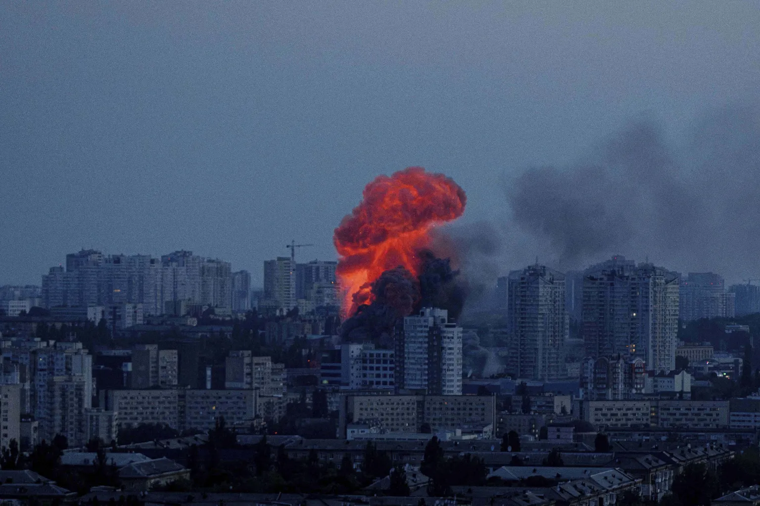 Archived image accompanying: Russia Launches Massive Missile and Drone Barrage on Kyiv, Killing 2 and Injuring 80+