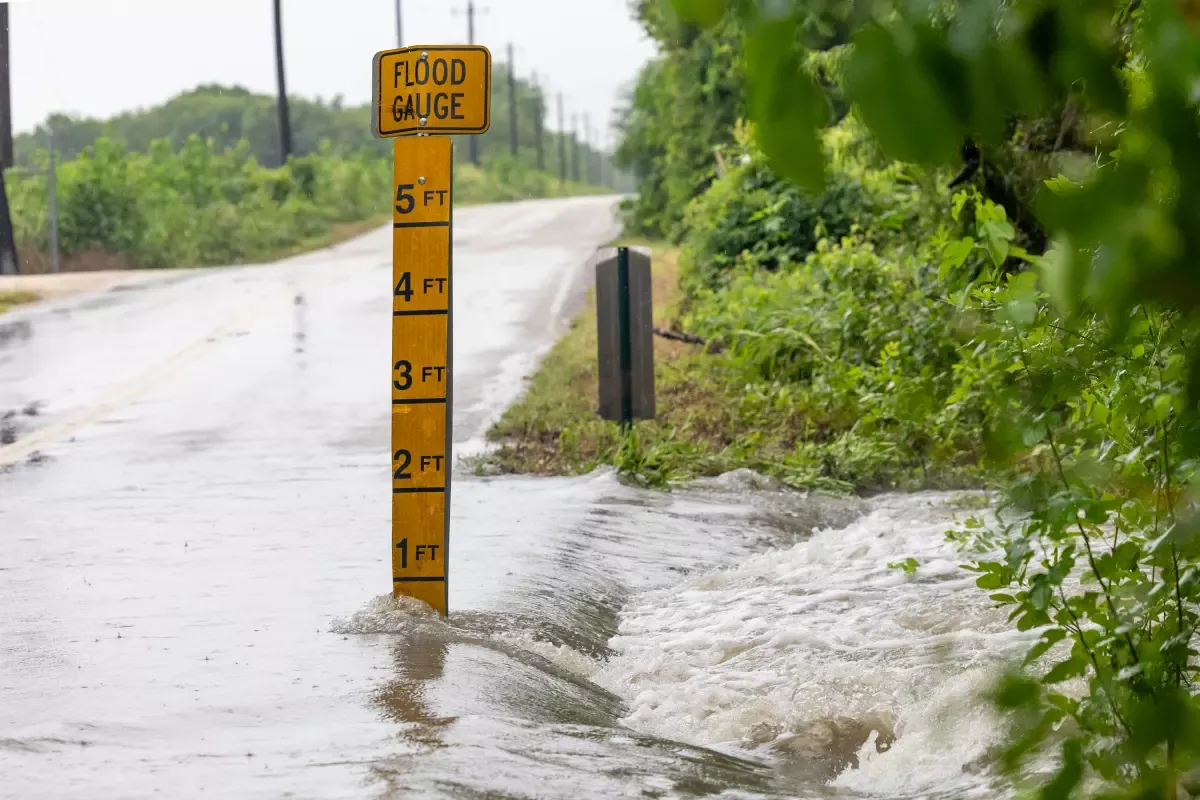 Archived image accompanying: Abbott Declares Disaster in 101 Texas Counties as Flooding Swamps Houston