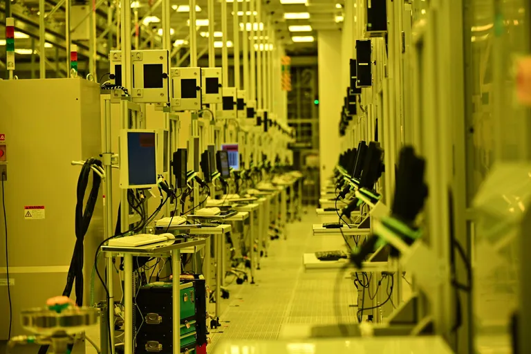 Archived image accompanying: Intel’s $20 Billion Stock Sale Draws $100 Billion in Orders