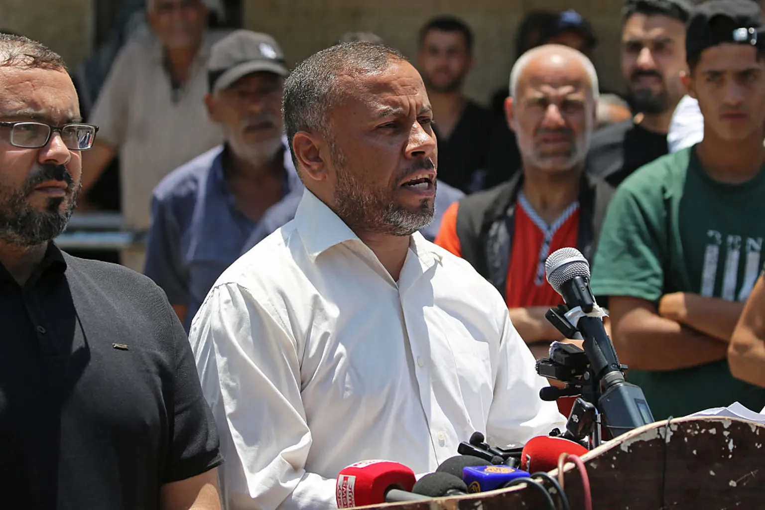 Archived image accompanying: Hamas Accepts Disarmament Road Map, but Israel Has Yet to Agree