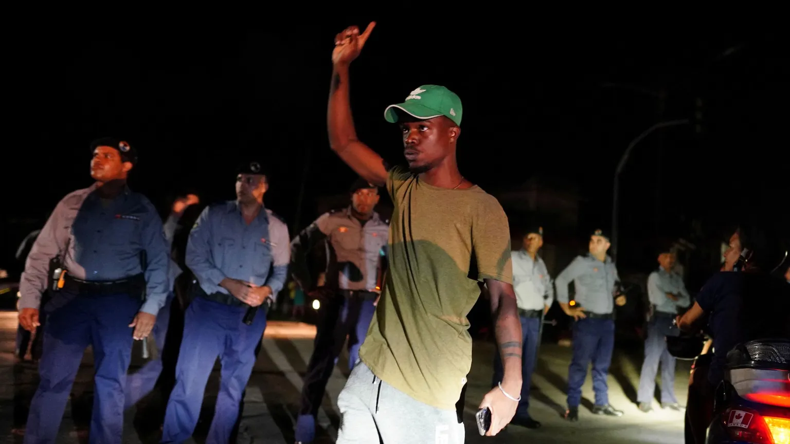 Archived image accompanying: Cuban Protesters Torch Morón Party HQ Amid Blackouts Fueled by U.S. Oil Curbs