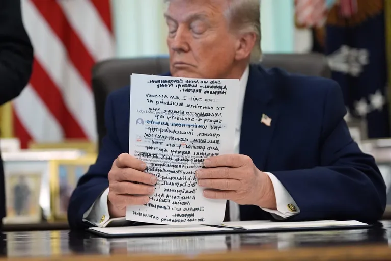 Archived image accompanying: Trump Signs Order Creating Federal Voter List, Restricts Mail Ballots for 2026