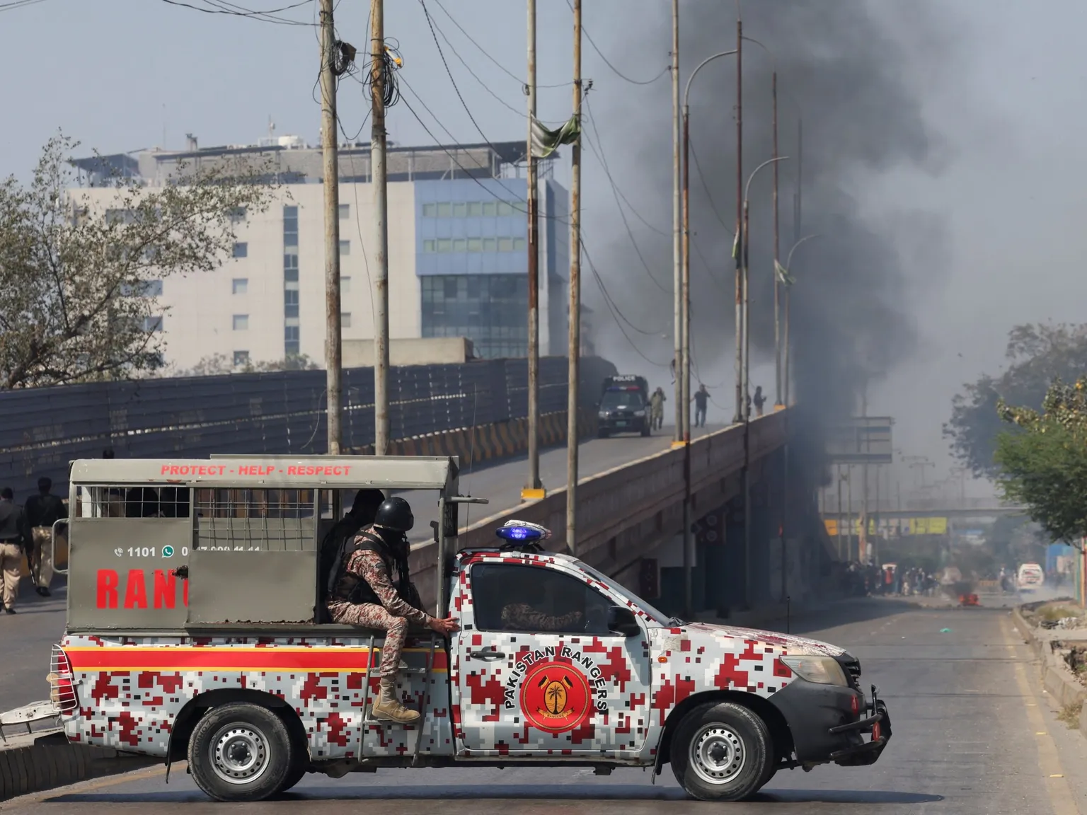 Archived image accompanying: Pro-Iran Protesters Storm U.S. Consulate in Karachi, Killing 10 Amid Unrest