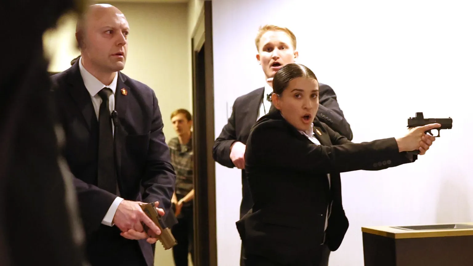 Archived image accompanying: Secret Service Officer Shot Outside Trump Dinner; Suspect Charged with Assassination Attempt
