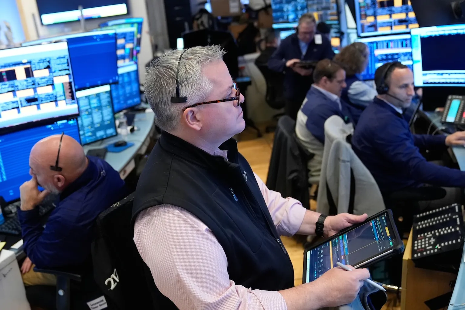 Archived image accompanying: U.S. Stocks Surge as Iran Reopens Strait of Hormuz, Oil Prices Plunge