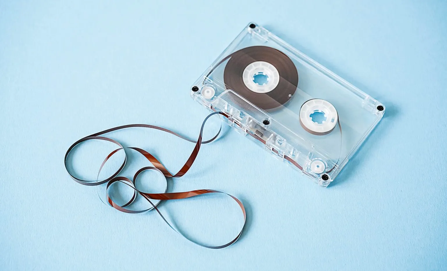 Archived image accompanying: Shenzhen Team Unveils DNA Cassette Tape Holding 36PB for 20,000 Years