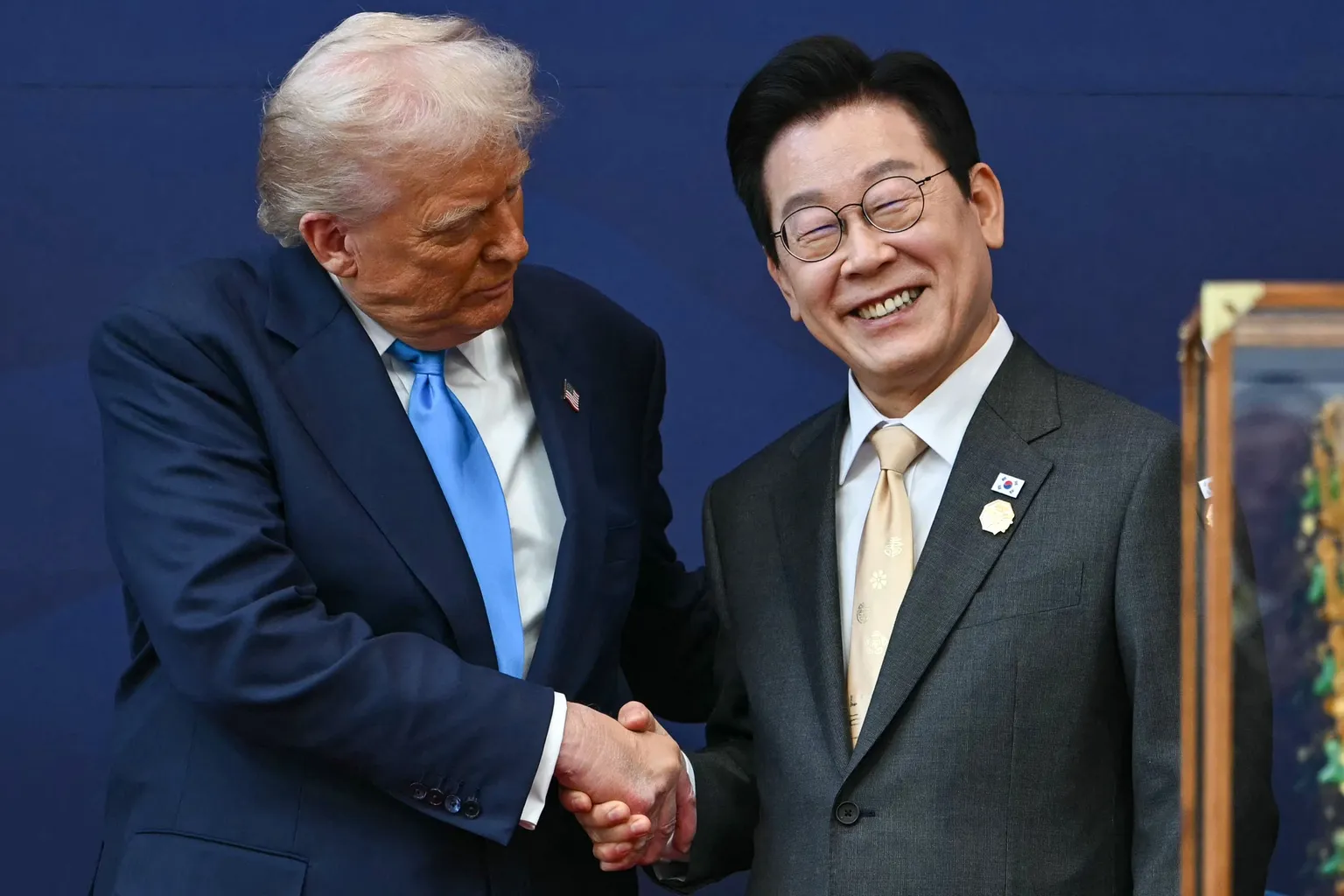 Archived image accompanying: Trump Raises U.S. Tariffs on South Korean Imports to 25% Over Trade Delay