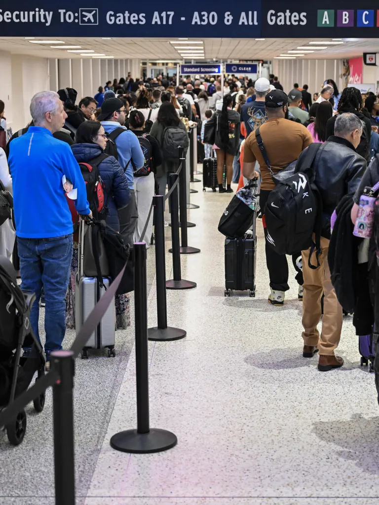 Archived image accompanying: Trump Threatens ICE Airport Deployment Amid DHS Shutdown and TSA Pay Standoff