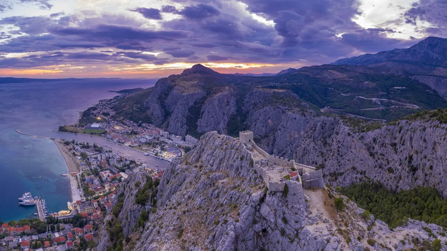 Archived image accompanying: Deadly Croatia Wildfire Drives Resort Evacuations Across Europe