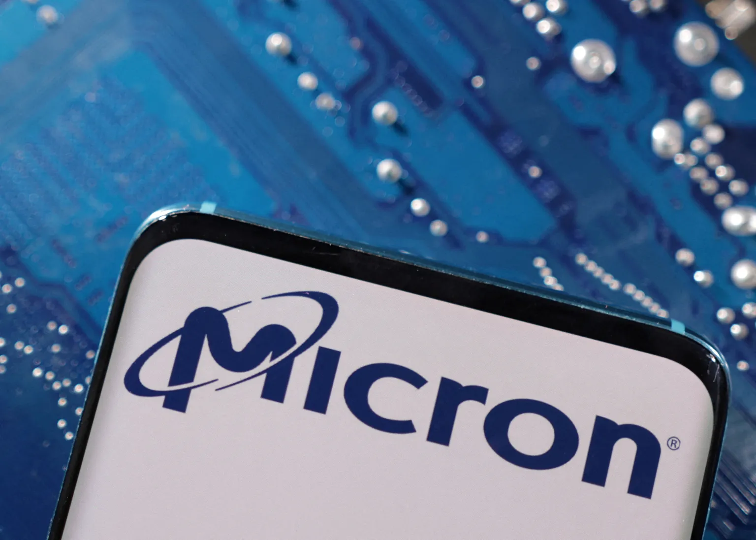 Archived image accompanying: Micron Shares Surge 10% on Record AI-Driven Sales and Sold-Out 2026 HBM Output