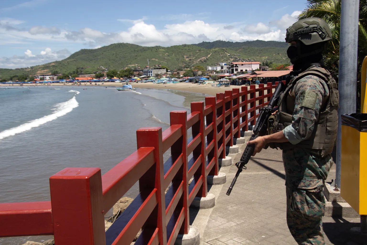 Archived image accompanying: US and Ecuador Launch Joint Military Operations Against Narco-Terrorist Gangs