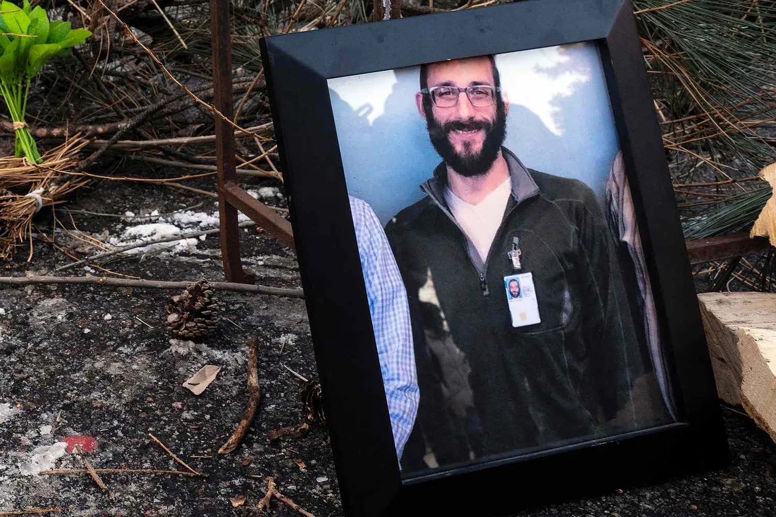 Archived image accompanying: DHS Report Details Border Agents Firing in Minneapolis Nurse Alex Pretti Death