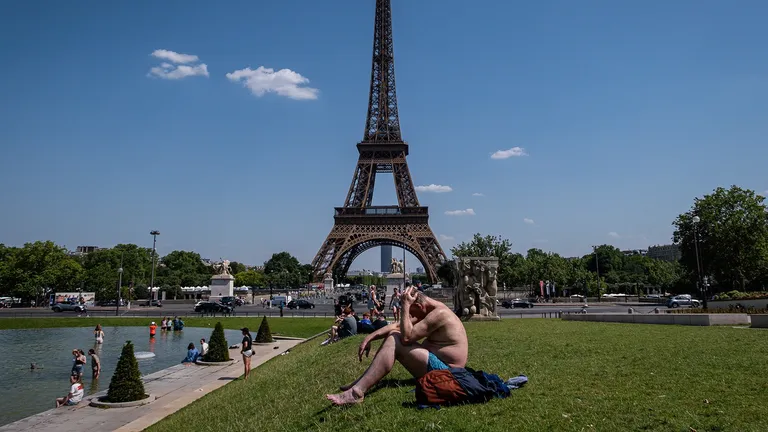 Archived image accompanying: Europe's Deadly Heatwave Claims Over 1,300 Lives as Record Temperatures Surge East