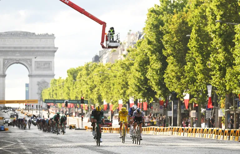 Archived image accompanying: Pogačar Enters Tour de France’s Five-Time Club at Age 27